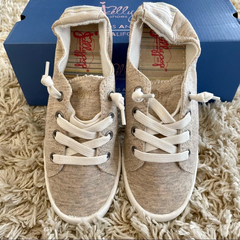 NWT Sz 5.5 Jellypop Light Beige Lace Up Sneakers
